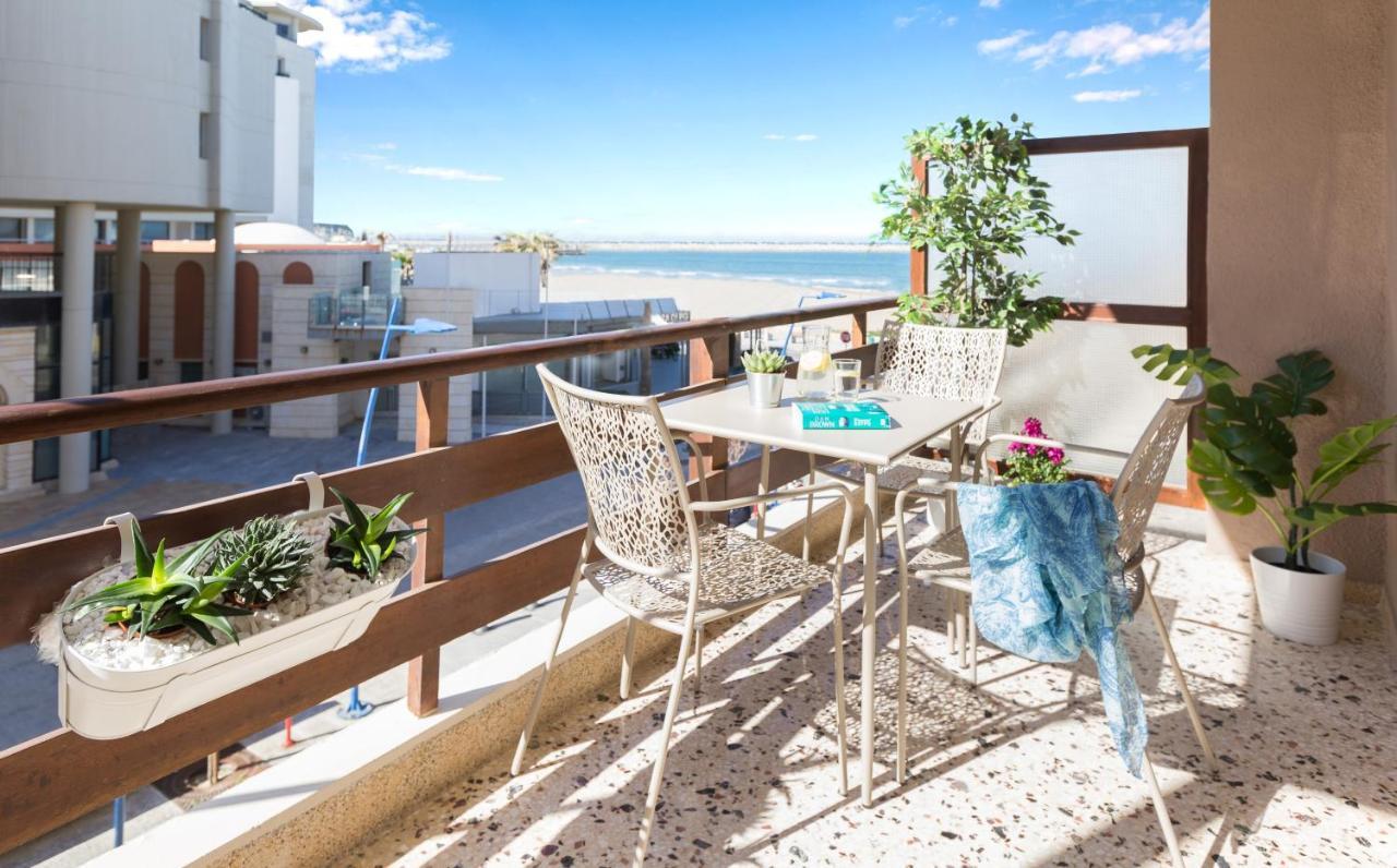 Effie'S Cozy Beach Front Apartment Rethymno  Exterior photo